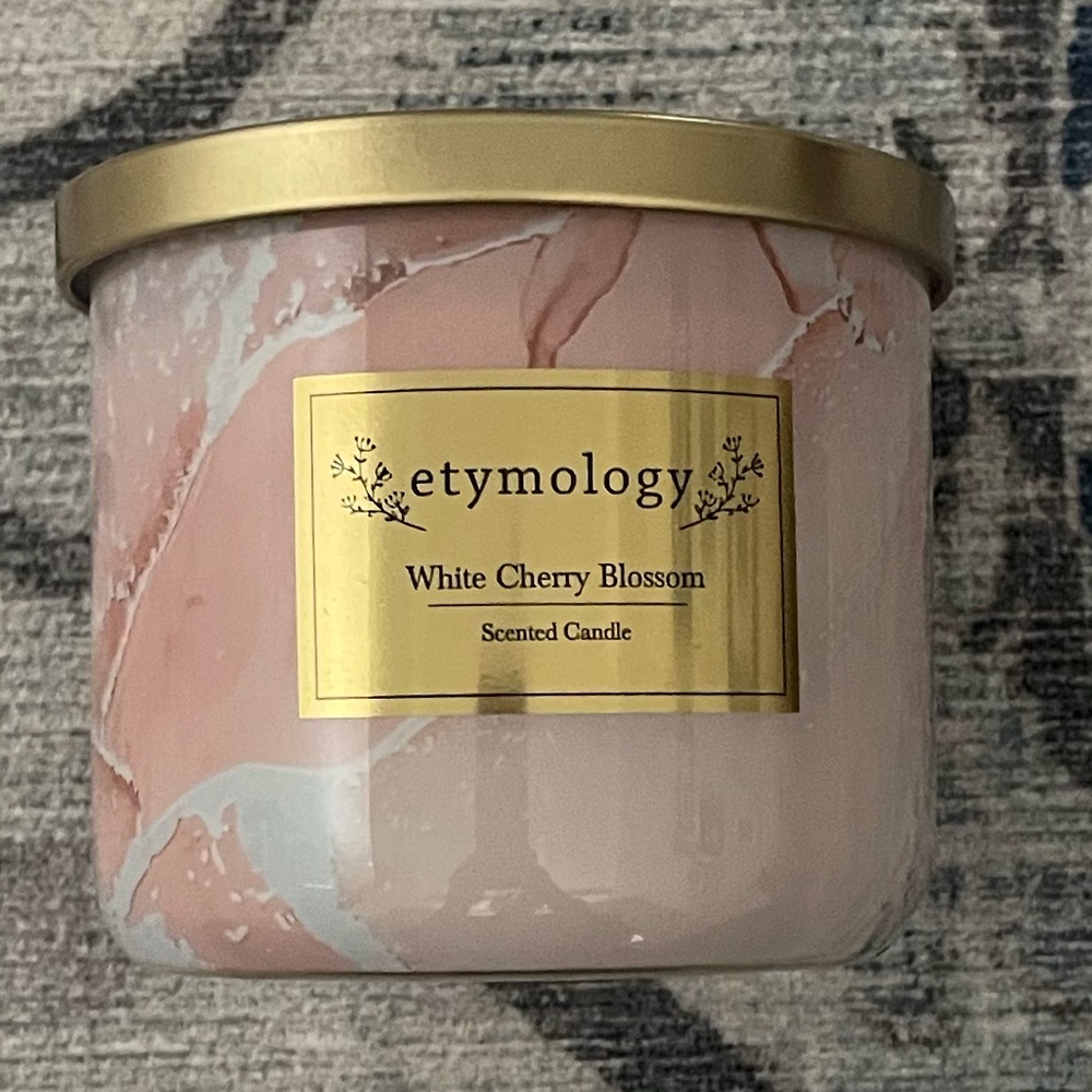 White Cherry Blossum scented candle